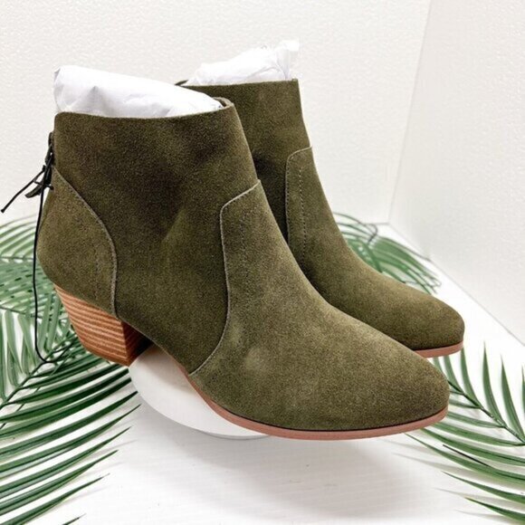 Violet & Red Olive Green Suede Back Zip Almond Toe Cupid Booties Size 7.5M NWOB - Picture 1 of 13